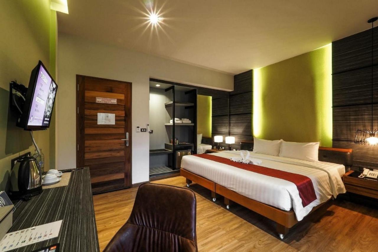 Hotel The Glory Gold Khao Lak Exterior foto