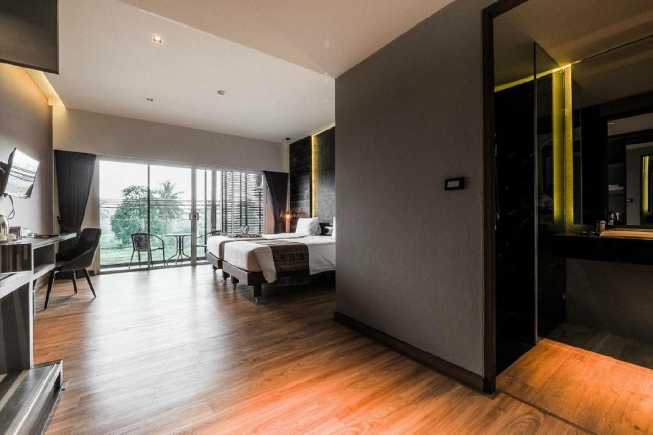 Hotel The Glory Gold Khao Lak Exterior foto