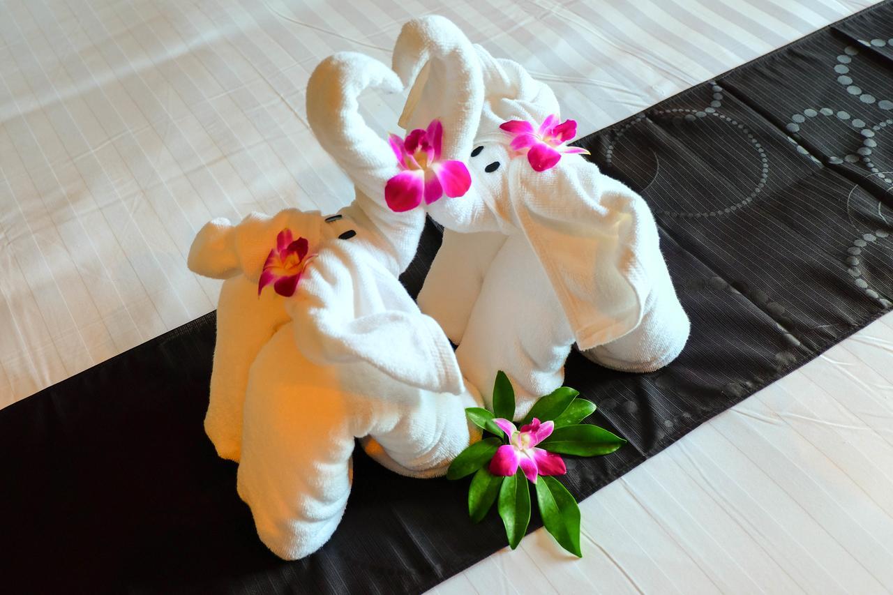 Hotel The Glory Gold Khao Lak Exterior foto