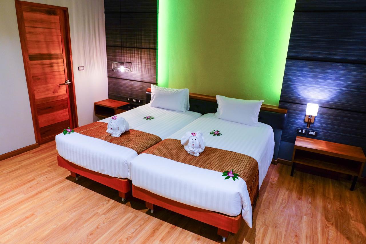 Hotel The Glory Gold Khao Lak Exterior foto